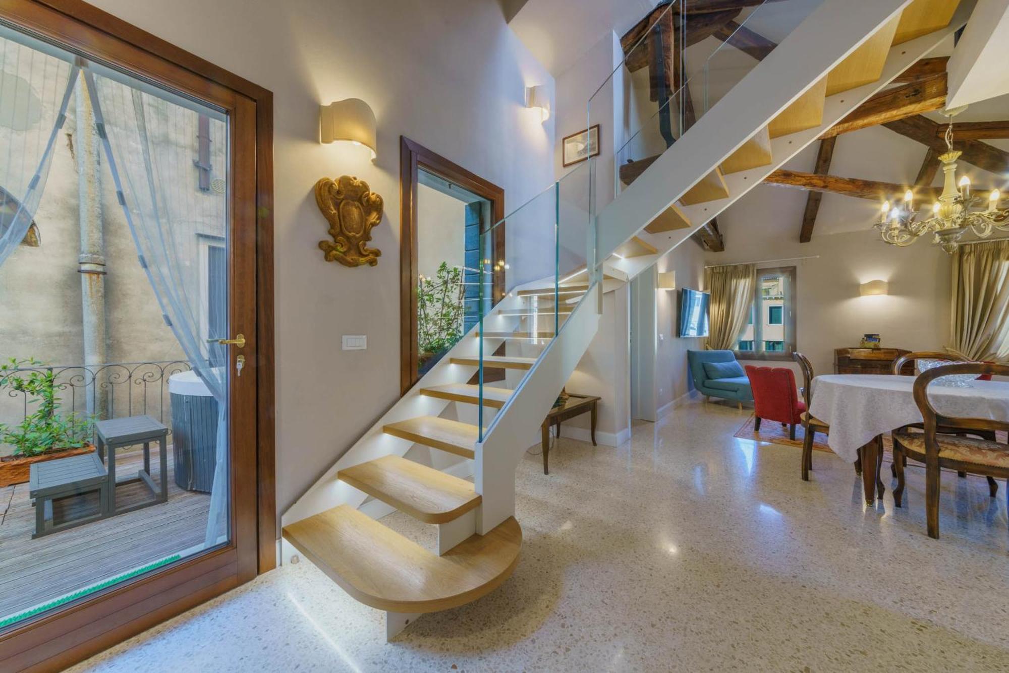 Apartamento Casa Virginia Direct At The Canal Cannaregio With Own Roof Terrace Venecia