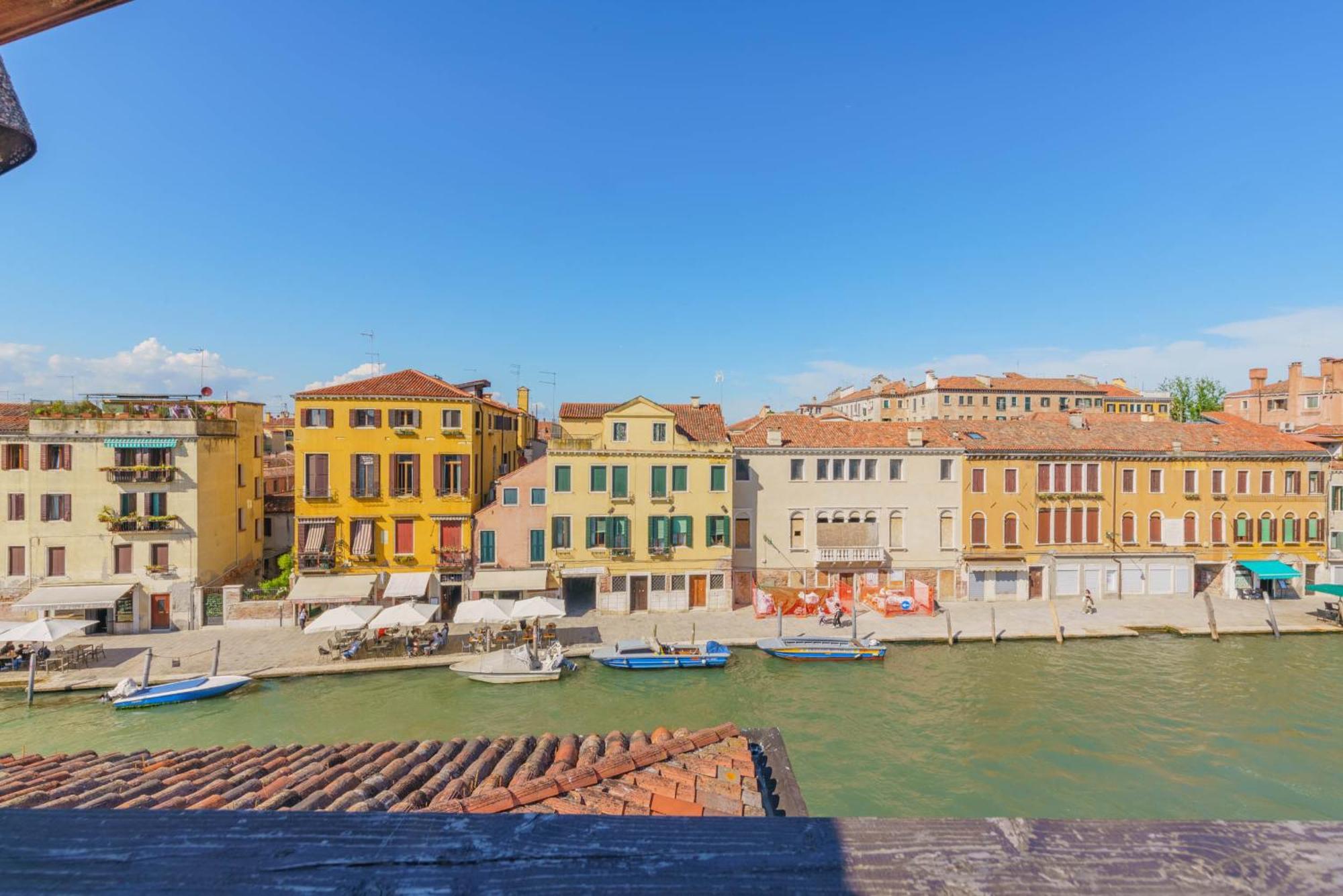 Casa Virginia Direct At The Canal Cannaregio With Own Roof Terrace * Venecia